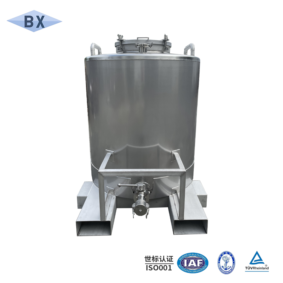 Stainless Steel Cylindrical Storage And Pressure Vessels in Various Sizes And Configurations price